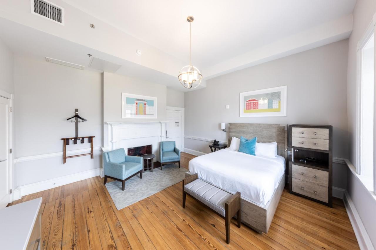 The Blackburn Inn And Conference Center Staunton Extérieur photo