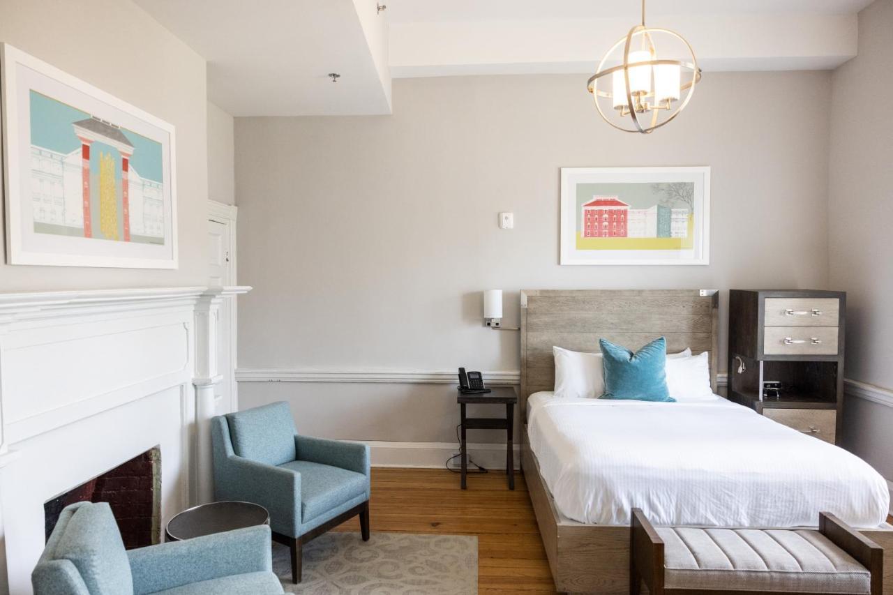 The Blackburn Inn And Conference Center Staunton Extérieur photo