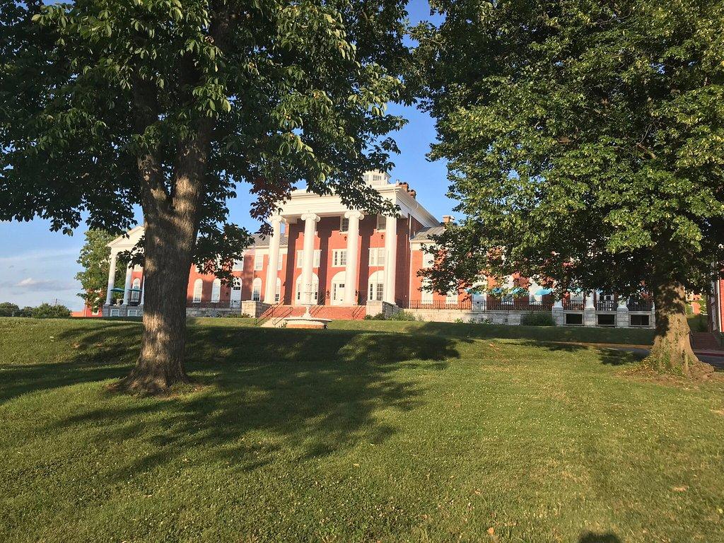 The Blackburn Inn And Conference Center Staunton Extérieur photo